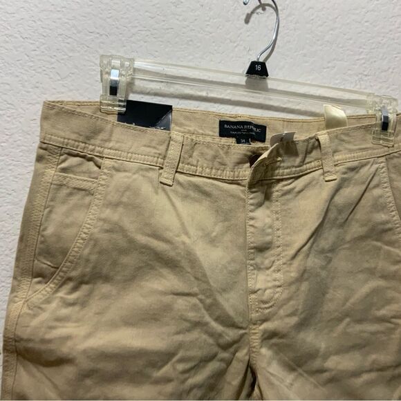Banana Republic  Men 8-5 Inch  inseam Twill Short Light Stone tan - Picture 3 of 9